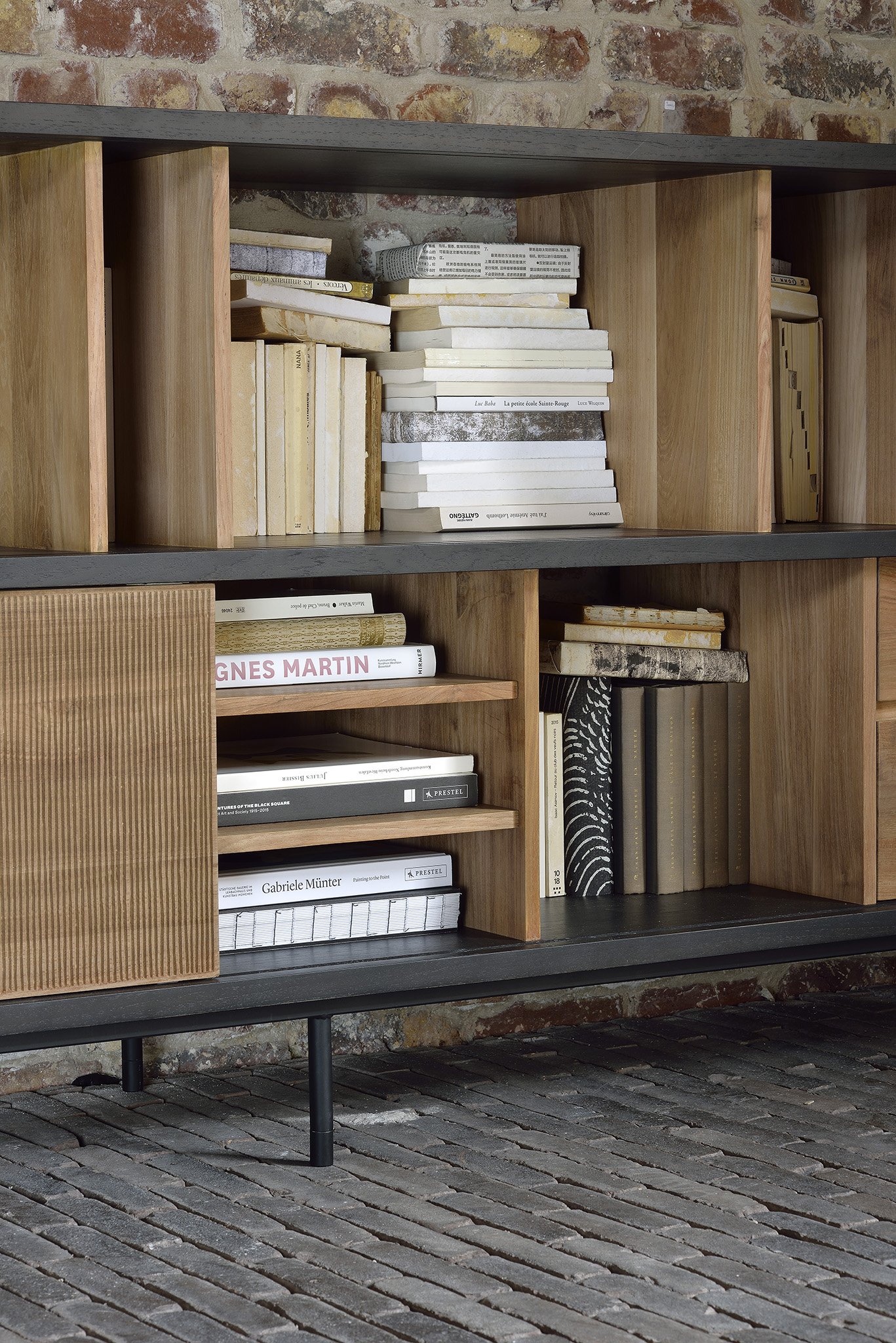 10143-Teak-Oscar-sideboard_detail.jpg