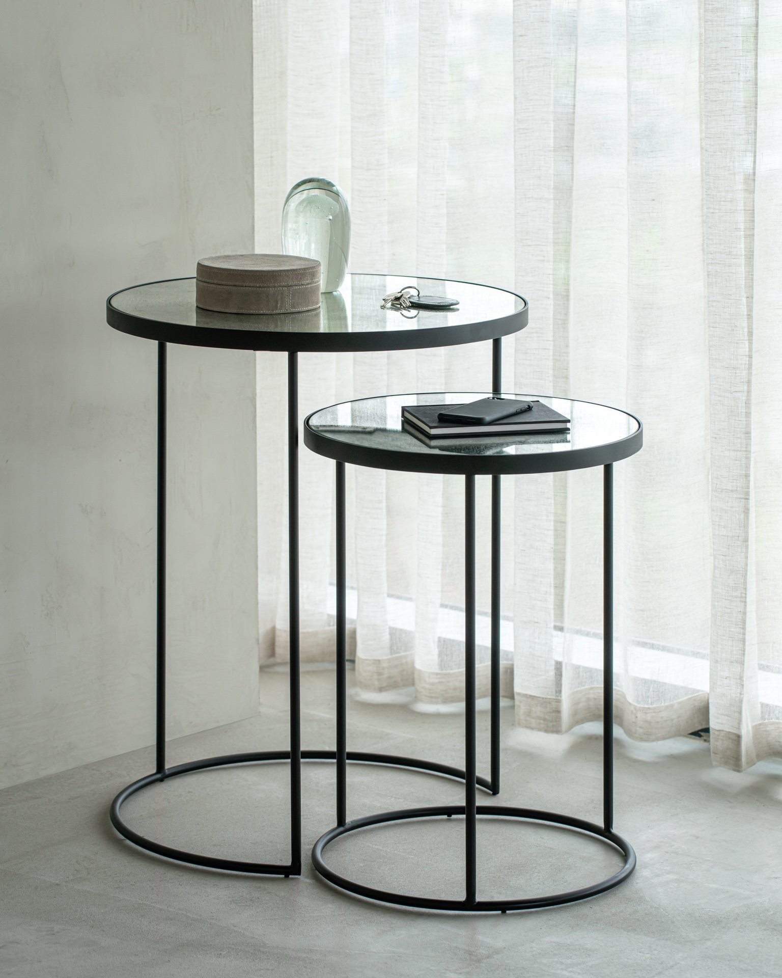 20723_Clear_Nesting_side_table_set_WEB.jpg
