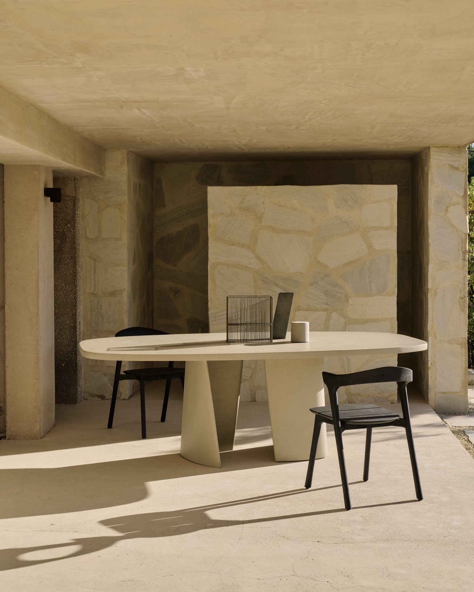 25061_Canyon_outdoor_dining_table_10154_Bok_outdoor_dining_chair_web.jpg