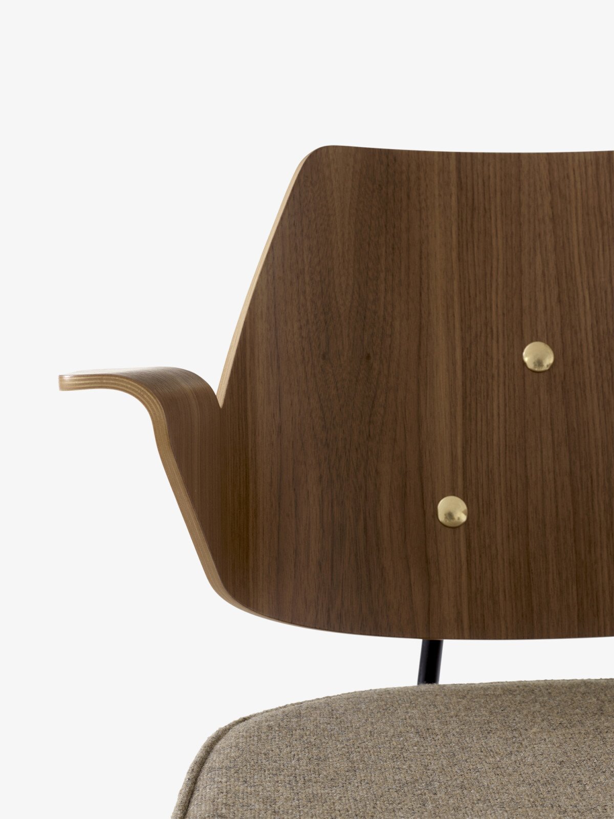 RFH-Armchair-RD7_Black-w.-Walnut-and-Beech-and-Hallingdal-227_detaile-1200x1600-1.jpg