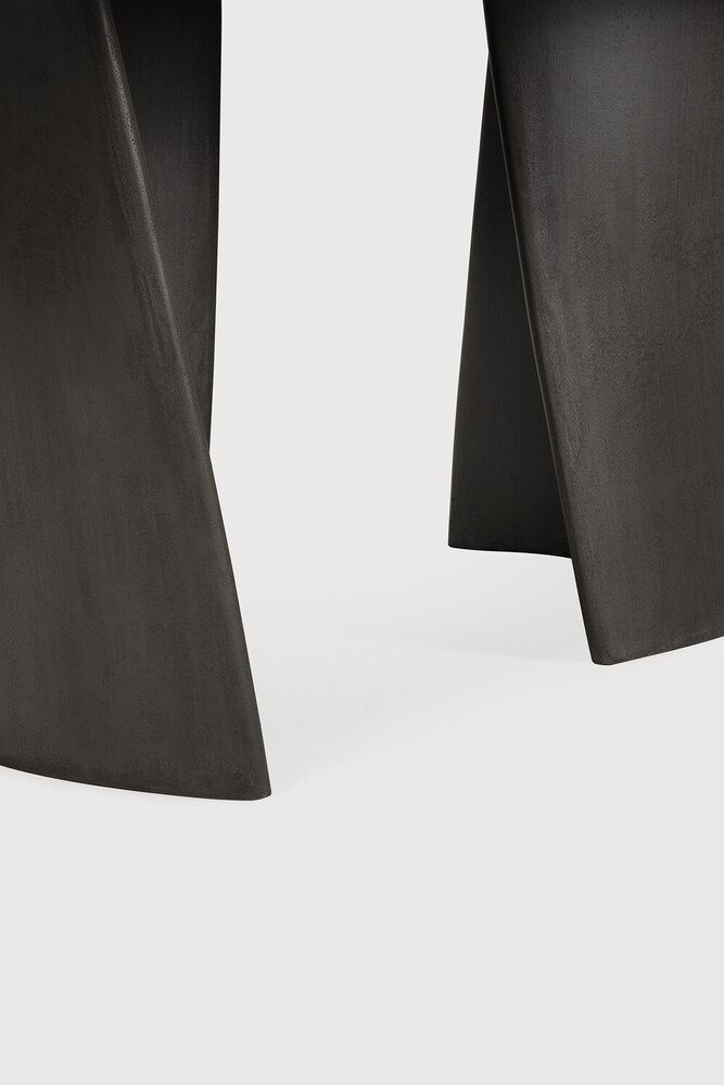 product_wf_25062_Canyon_outdoor_dining_table_varnished_concrete_Dark_Grey_Oval_det02_web.jpg