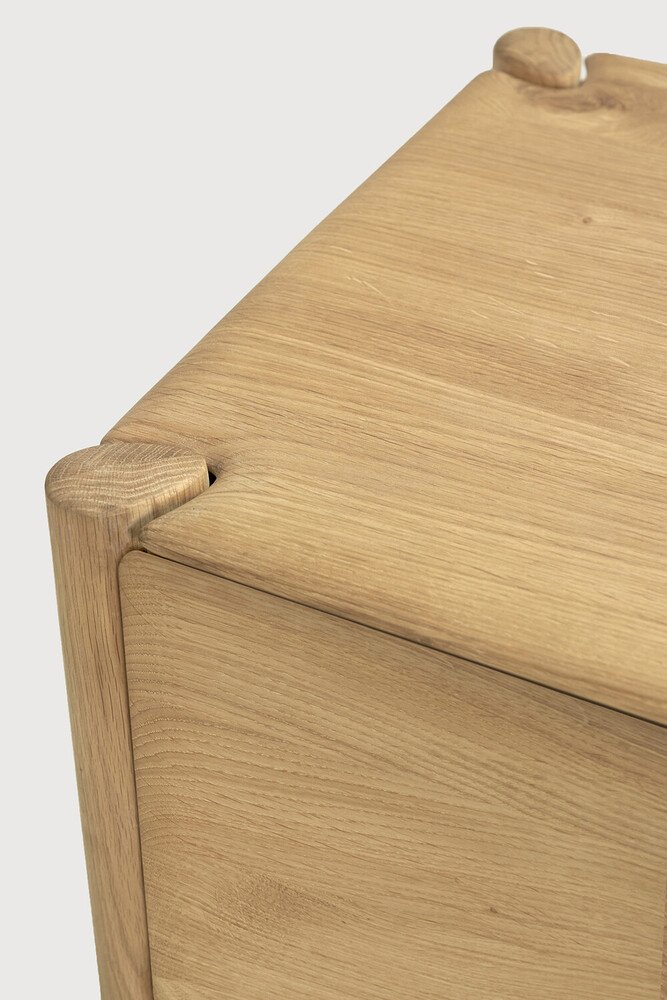 product_wf_51317_51318_51319_PI_Sideboard_oak_det01_WEB.jpg